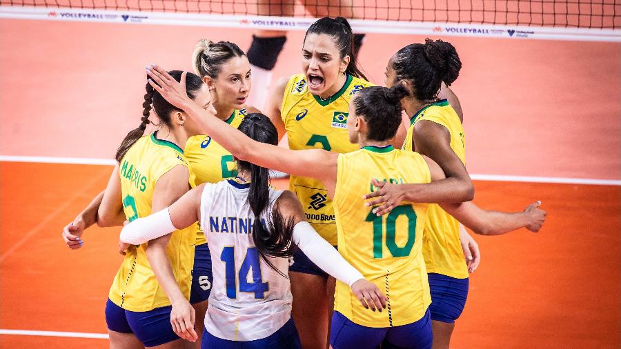 Seleção brasileira feminina de vôlei comemora ponto contra a China na Liga das Nações - FIVB/Divulgação