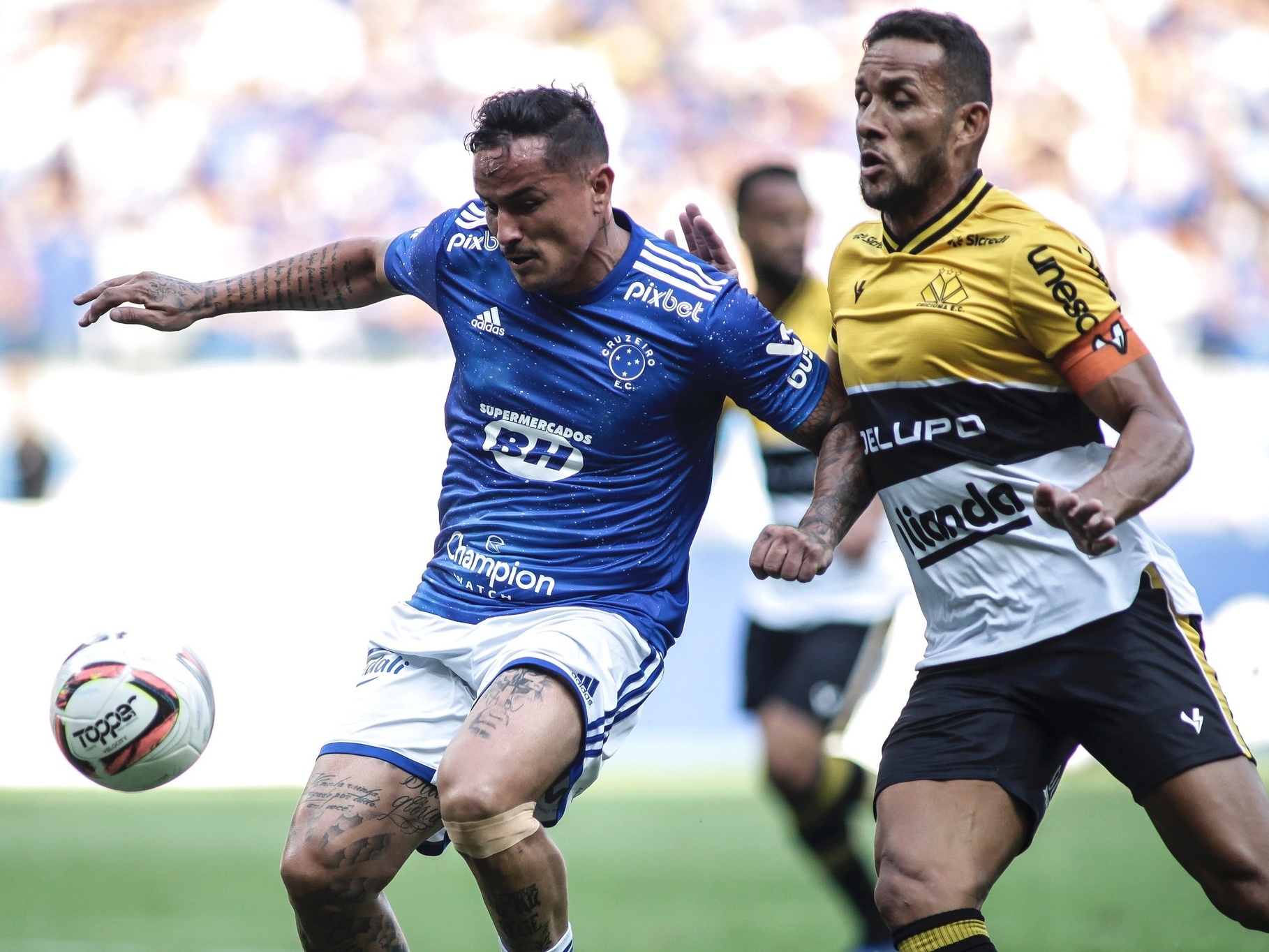 Wesley tem tarde de herói, e Cruzeiro vence o Santos no Brasileiro