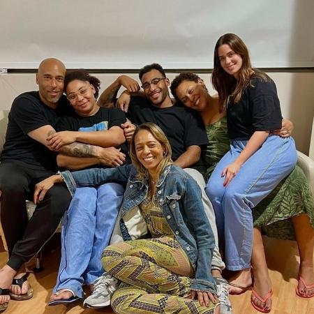 Edinho, Celeste, Joshua, Flávia, Kely e Gemima, filhos de Pelé, posam juntos no Einstein - Reprodução/Instagram