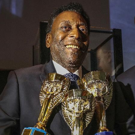 Pelé e suas três Copas do Mundo em ensaio de 2017