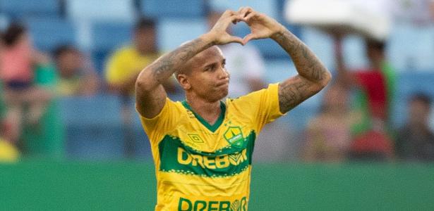 Deyverson abre o coração e se coloca à disposição do Corinthians