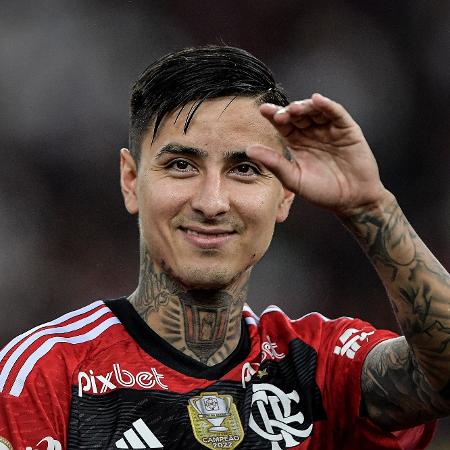 Pulgar, do Flamengo, durante jogo contra o Internacional, pelo Campeonato Brasileiro