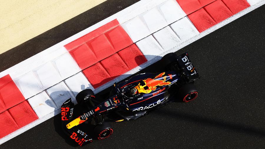 Max Verstappen em ação no treino classificatório do GP de Abu Dhabi