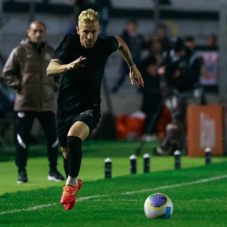 Pedro Henrique em ação durante Juventude x Corinthians, duelo da Copa do Brasil