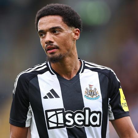 Jamal Lewis, lateral que atuava no Newcastle e é novo reforço do São Paulo