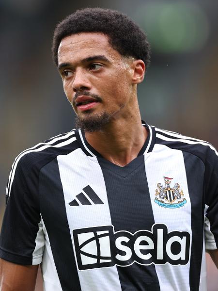 Jamal Lewis, lateral que atuava no Newcastle