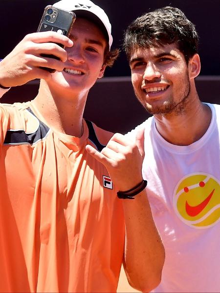 João Fonseca tieta Carlos Alcaraz quando foi sparring do tenista espanhol no Rio Open de 2022 - Rio Open