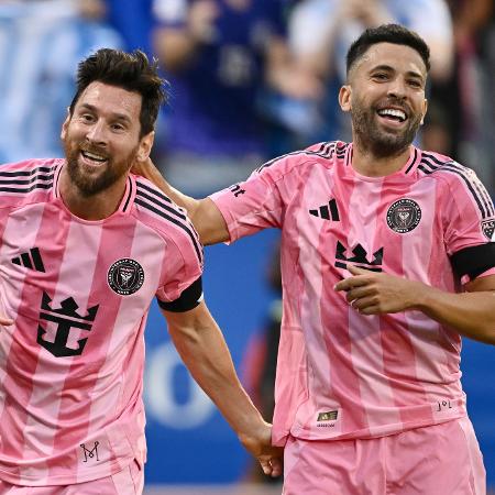 Lionel Messi comemora com Jordi Alba após marcar gol pelo Inter Miami na MLS Lionel Messi comemora com Jordi Alba após marcar gol pelo Inter Miami na MLS