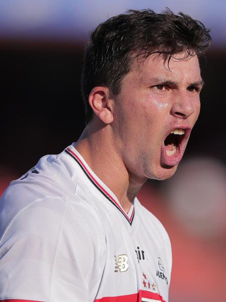 Tapia, do São Paulo, em jogo contra o Palmeiras pelo Brasileirão Tapia, do São Paulo, em jogo contra o Palmeiras pelo Brasileirão