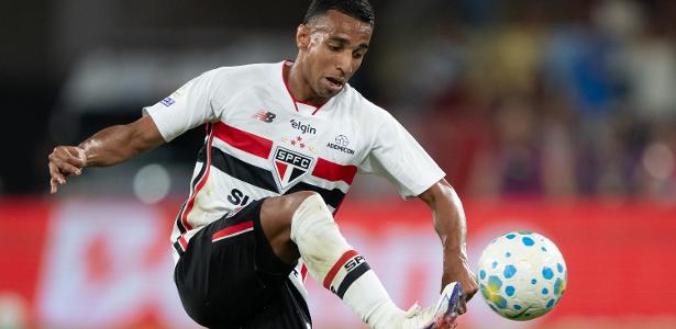 Dorival escala Victor Sá contra Coritiba na volta do São Paulo ao Morumbis
