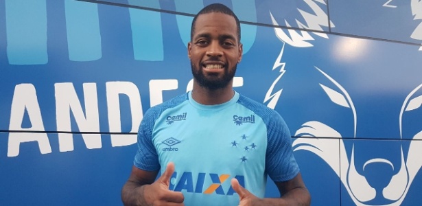 Dedé posa para o UOL Esporte na Toca da Raposa II - Maikyson Coelho/Cruzeiro