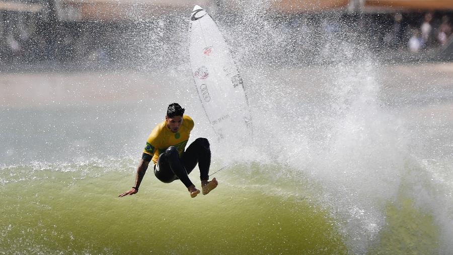 Gabriel Medina foi o capitão do time brasileiro - AFP PHOTO / MARK RALSTON