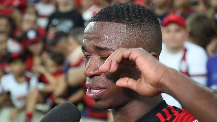 Vinícius Junior chora em saída do Flamengo