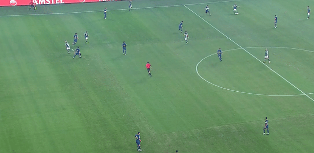 Impedimento do Deyverson - Reprodução/SporTV - Reprodução/SporTV