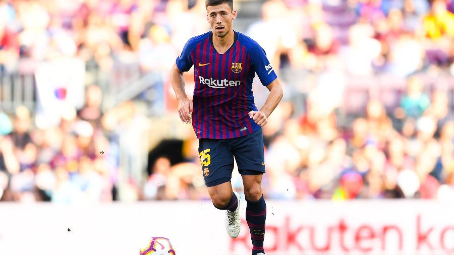 Lenglet em ação com a camisa do Barcelona; zagueiro deve renovar com o clube espanhol - David Ramos/Getty Images 