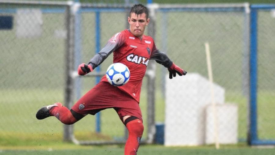 Cristian, goleiro do sub-17 do Atlético-MG, se acha parecido com Victor, ídolo do clube - Divulgação/Atlético-MG