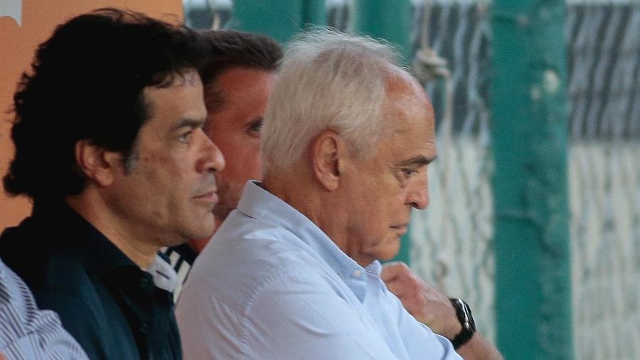 Executivo de futebol Raí e presidente Leco acompanham treino do São Paulo no CT da Barra Funda - Marcello Zambrana/AGIF