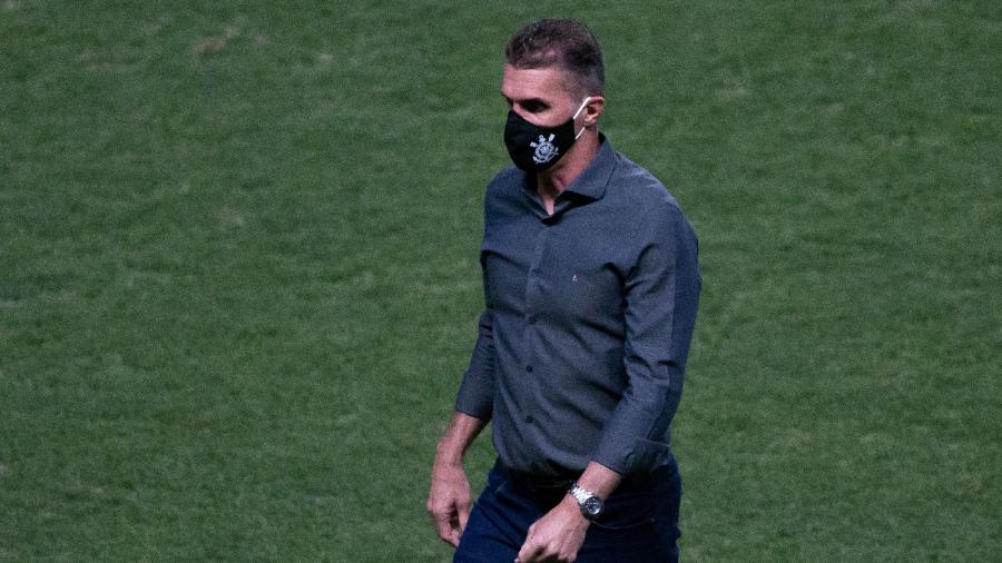 Vagner Mancini à beira do campo comandando o Corinthians - Fernando Moreno/AGIF