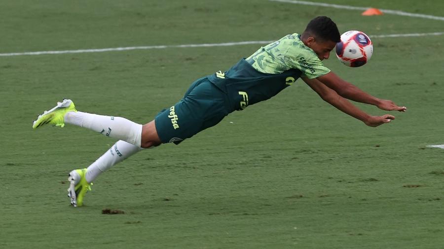 Giovani, atacante do Palmeiras, durante treino na Academia de Futebol - Cesar Greco