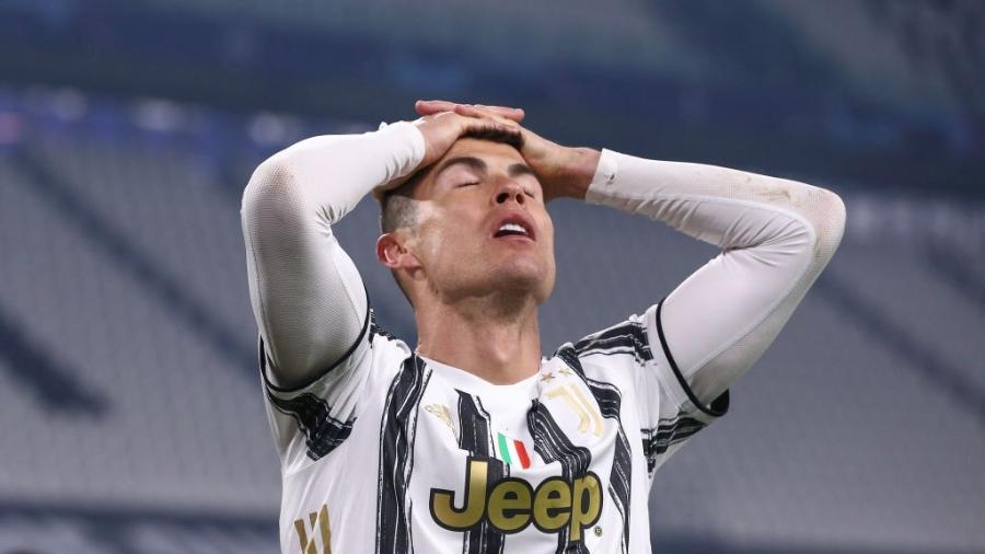 Cristiano Ronaldo lamenta eliminação da Juventus na Liga dos Campeões - Jonathan Moscrop/Getty Images