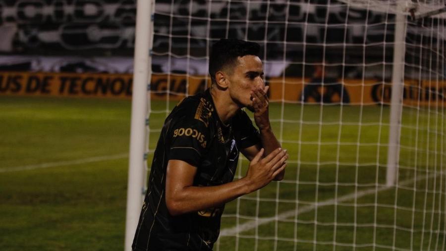 Maycon Douglas, do ABC-RN, comemora o gol marcado contra o Botafogo pela Copa do Brasil -  Rennê Carvalho/ABC F.C.