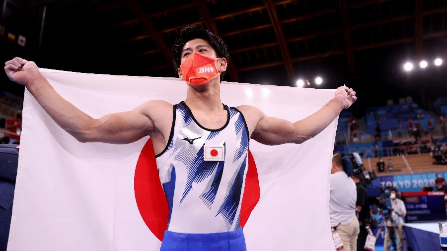Daiki Hashimoto comemora o ouro no individual geral - Laurence Griffiths/Getty Images