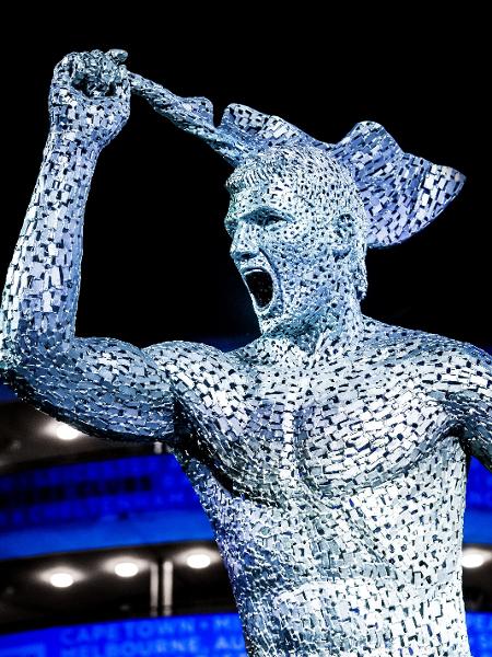 Manchester City homenageou Aguero com uma estátua - Divulgação