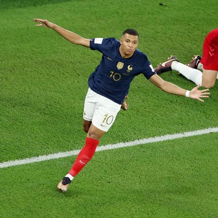 Mbappé comemora seu gol pela França contra a Dinamarca pela Copa do Mundo - REUTERS/Marko Djurica