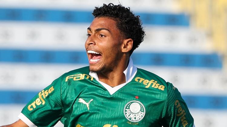 Luighi, atacante do sub-20 do Palmeiras, já treina com profissionais e encantou Abel Ferreira