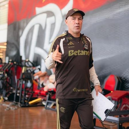 Leonardo Jardim, técnico do Flamengo, citou Filipe Luis ao responder sobre críticas