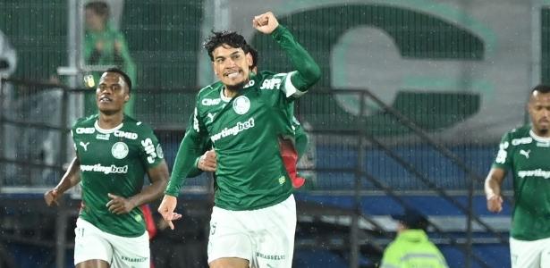 Gustavo Gómez, para variar, resolve a parada