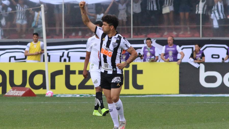 Luan, do Atlético-MG, comemora gol durante partida contra o Santos pela 27ª rodada do Brasileirão - Fernando Moreno/AGIF