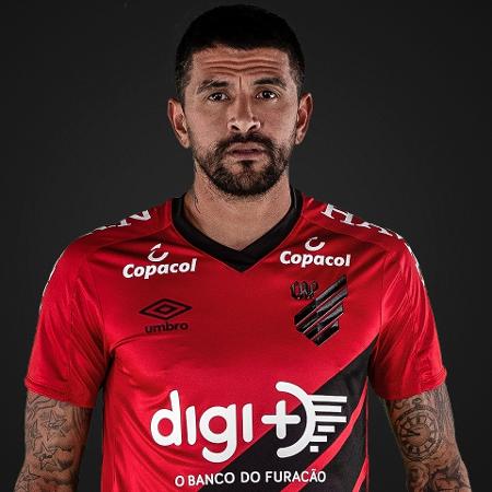 Lucho González, meio-campista do Athletico - Divulgação/Site oficial do Athletico