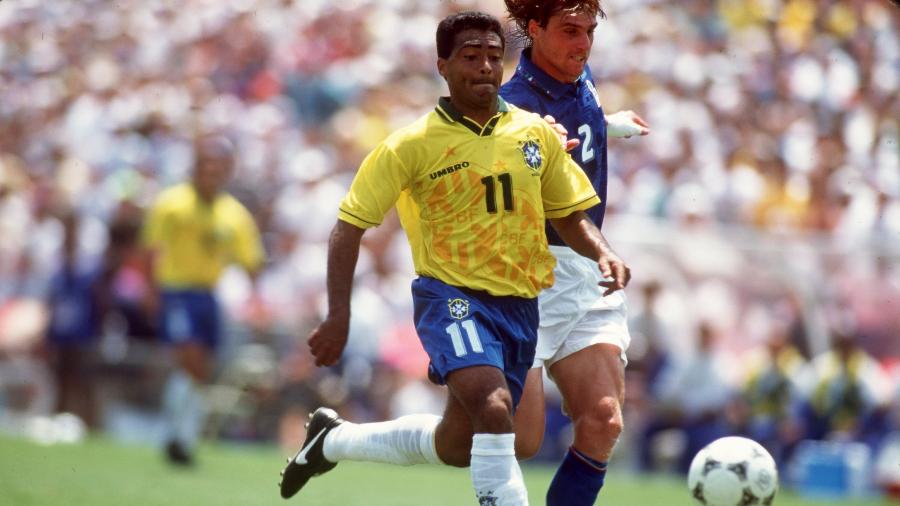 Romário divide com Luigi Apolloni na final da Copa do Mundo de 1994 - Phil O"Brien - EMPICS/PA Images via Getty Images