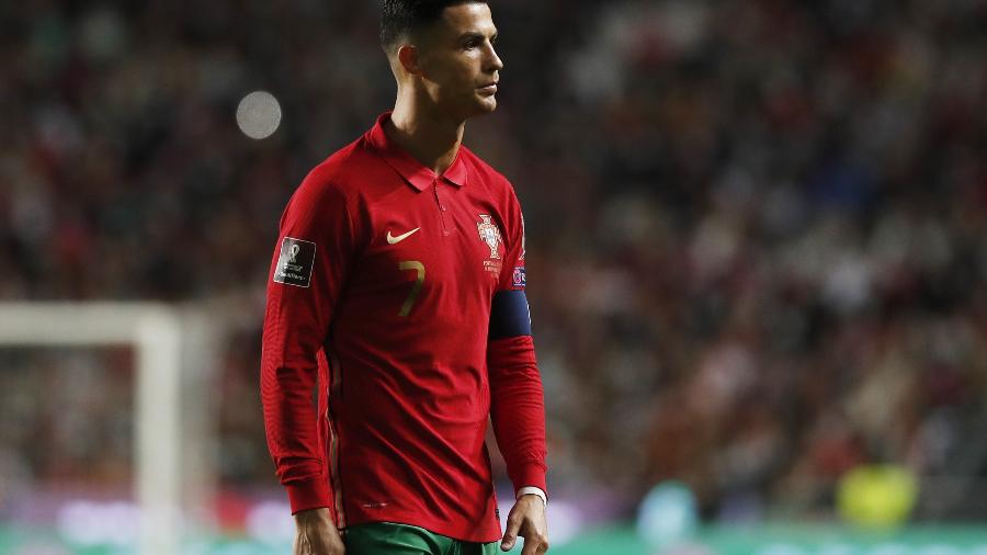 Cristiano Ronaldo em ação por Portugal contra a Sérvia nas Eliminatórias da Copa - REUTERS