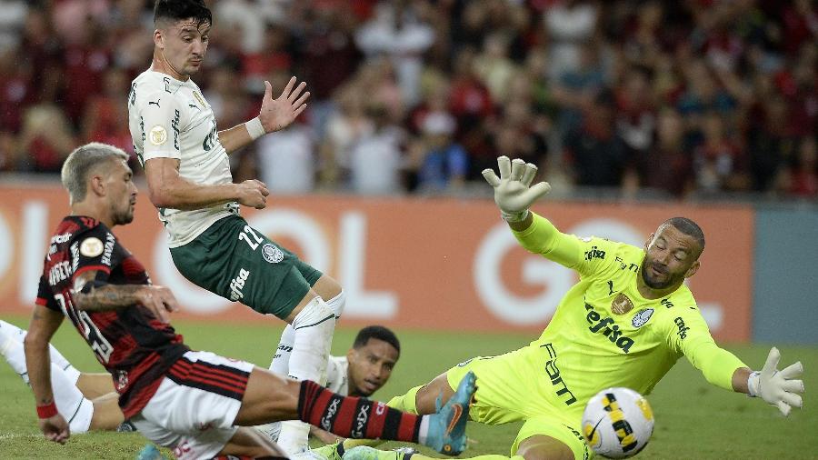 Weverton do Palmeiras durante partida entre Flamengo e Palmeiras, válido pelo Campeonato Brasileiro 2022 - DHAVID NORMANDO/FUTURA PRESS/ESTADÃO CONTEÚDO