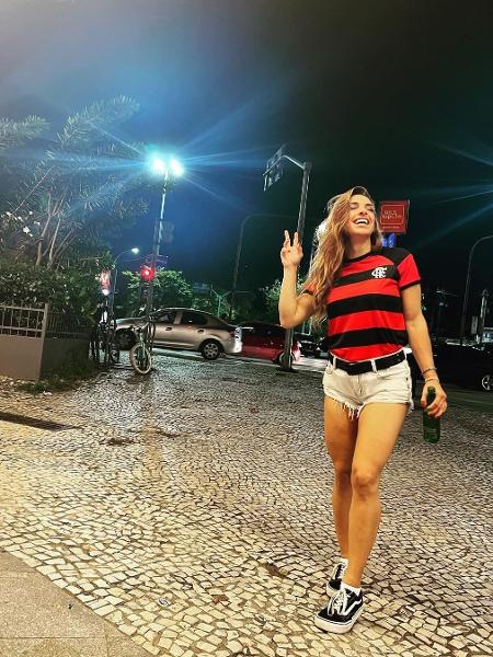 A lutadora do UFC Mackenzie Dern com a camisa do Flamengo - Reprodução/Instagram