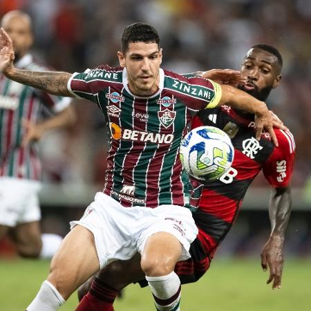 Nino, do Fluminense, em ação contra o Flamengo, pela Copa do Brasil - Jorge Rodrigues/Agência Estado