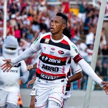 Ciel, do Ferroviário, comemora gol marcado contra a Ferroviária, na final do Brasileirão Série D