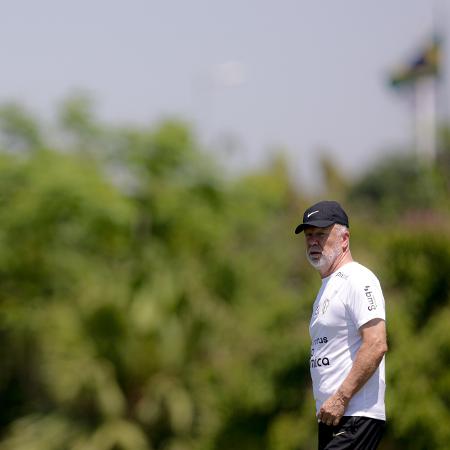 Mano Menezes, em treino do Corinthians