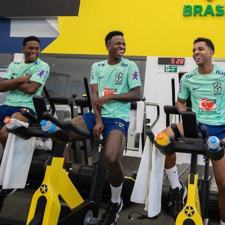 Endrick, Vini Jr. e Rodrygo em treino da seleção brasileira