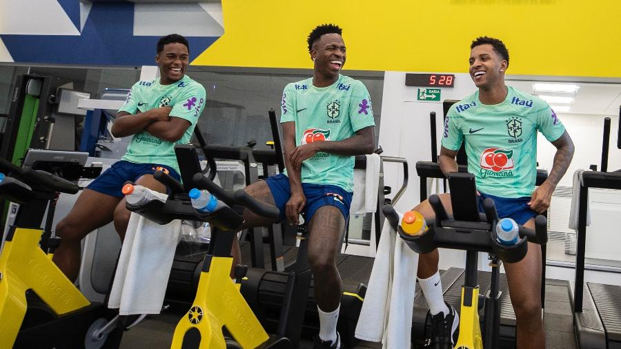 Endrick, Vini Jr. e Rodrygo em treino da seleção brasileira