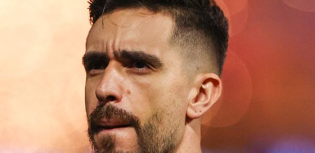 Corinthians apresenta Igor Coronado, estreante no futebol brasileiro.