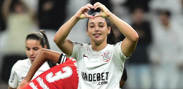 Corinthians mantém invencibilidade e liderança no Campeonato Brasileiro Feminino.