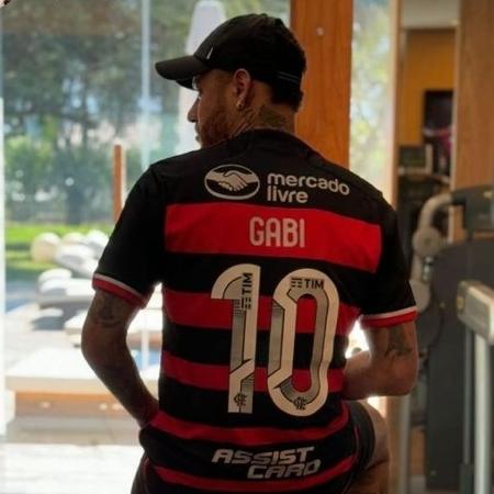 Neymar compartilhou foto com a camisa do Flamengo