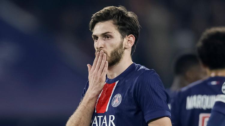 Khvicha Kvaratskhelia comemora gol em PSG x Brest, jogo da Champions League Khvicha Kvaratskhelia comemora gol em PSG x Brest, jogo da Champions League