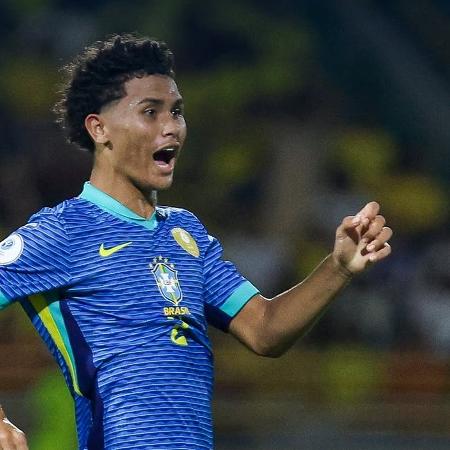 Seleção brasileira sub-17 foi campeão após bater a Colômbia na decisão Seleção brasileira sub-17 foi campeão após bater a Colômbia na decisão
