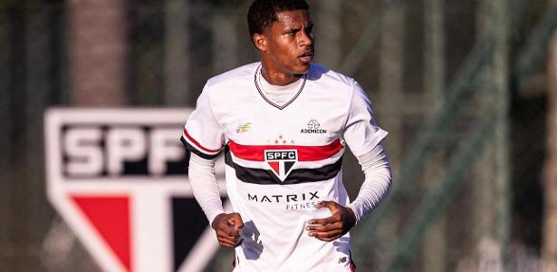 DESTAQUE NA BASE! Zagueiro de 19 anos impressiona Crespo e pode subir ao profissional!
