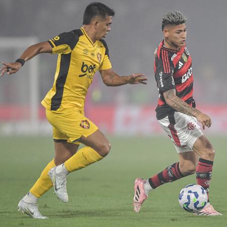 Carrascal sofreu edema em uma das costelas do lado direito contra o Sport, mas se recuperou a tempo Carrascal sofreu edema em uma das costelas do lado direito contra o Sport, mas se recuperou a tempo