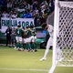 Palmeiras atende a pedidos da torcida e passa por cima do Corinthians 